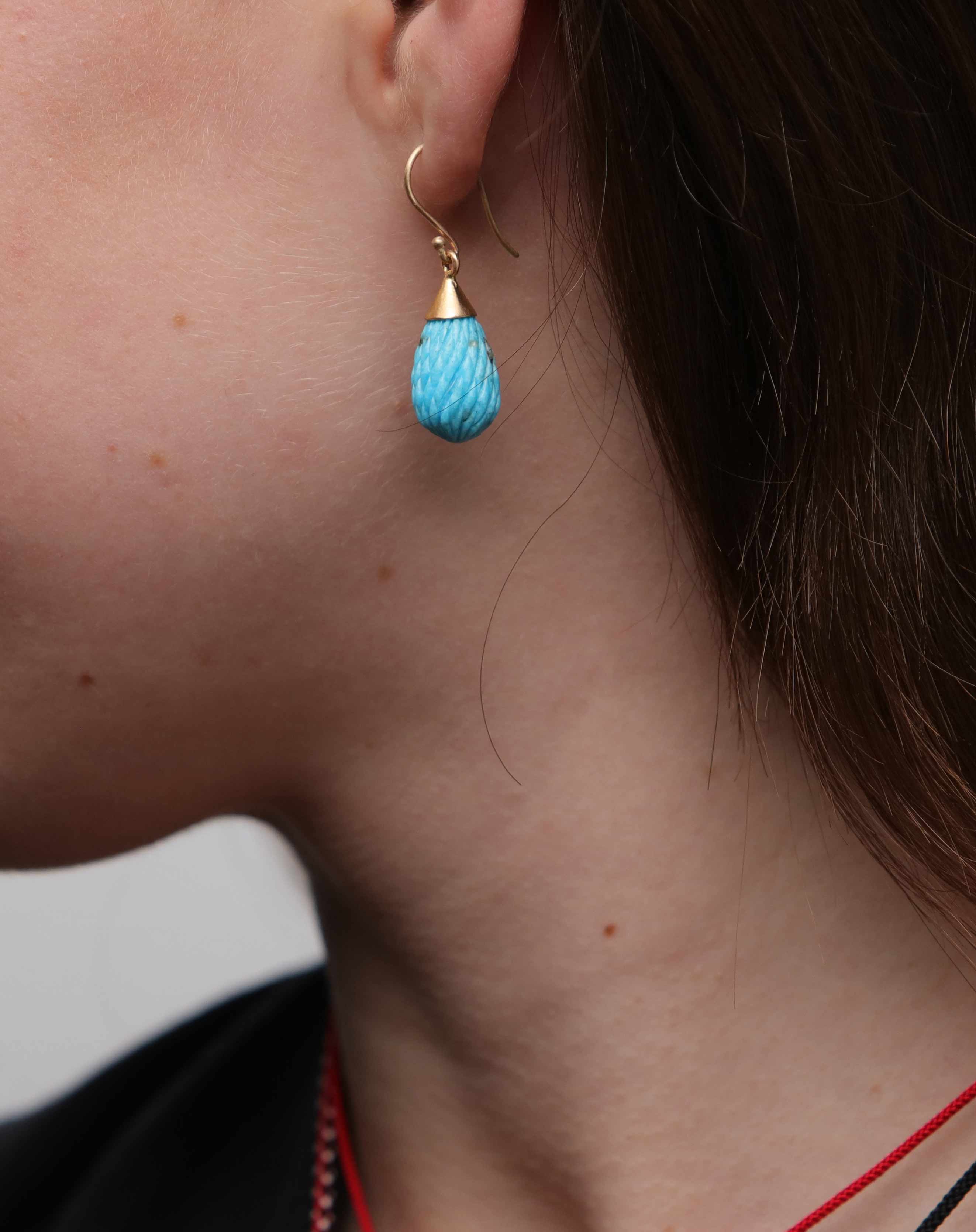 Turquoise Quilted Raindrop